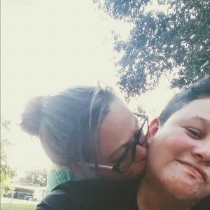 Meet your Posher, Dee